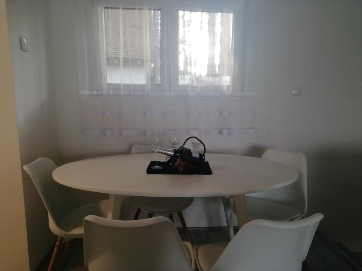 Fenix Apartment & Rooms Vinci Exterior photo